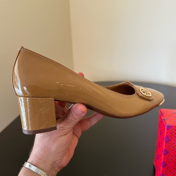 NWT Authentic Luxury Minimalist Tory Burch Patent Leather Pump/Shoes - Picture 14 of 17